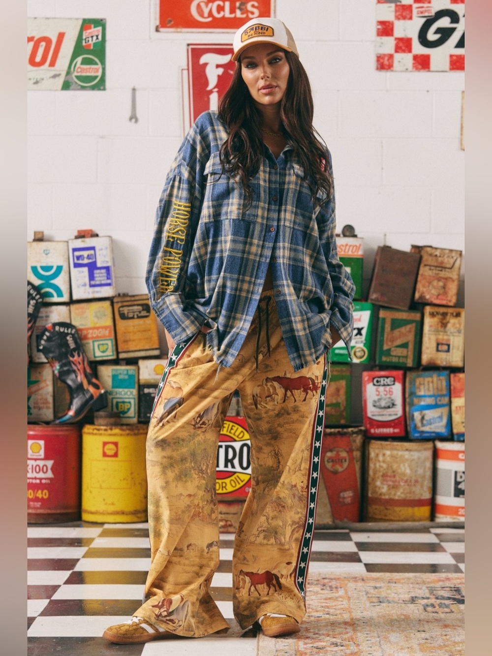 Women’s Printed Wide-Leg Pants in Mustard with Star-Trim - Picture 3 of 15